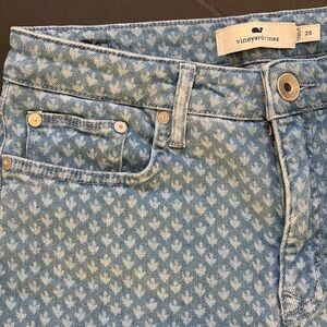 Vineyard Vines Pants size 28. Great condition